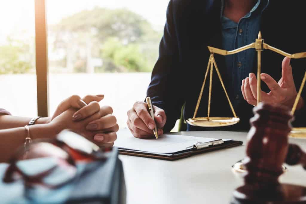 Court Applications vs. Mediation: A Less Stressful Path with EH Mediation Somerset